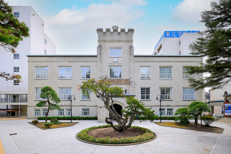 東北学院大学本館