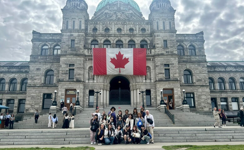 宮城学院女子大学 カナダ研修の記念写真