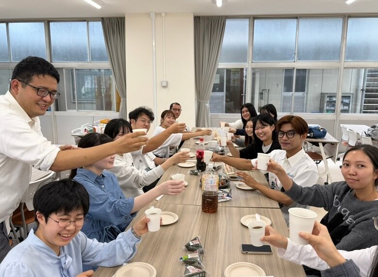 山陽学園大学 留学生とパーティー