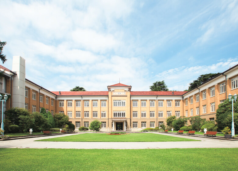 津田塾大学の校舎1
