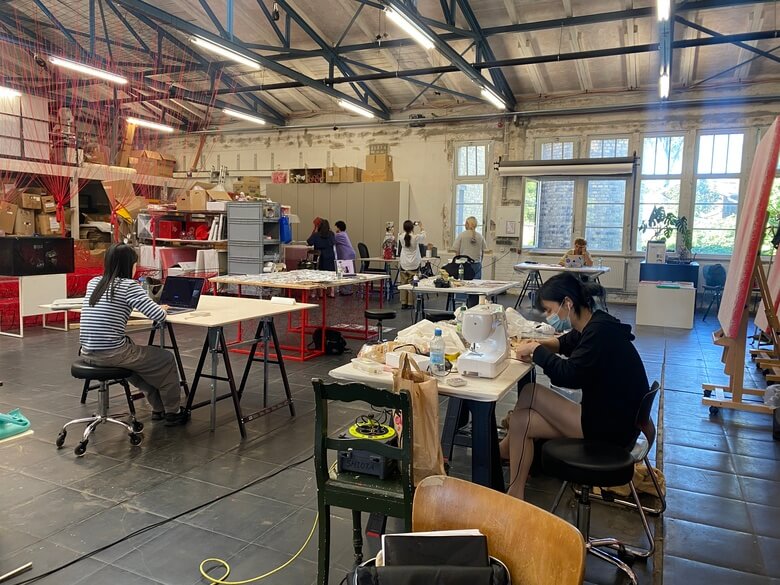 多摩美術大学 作品制作を行う学生たち
