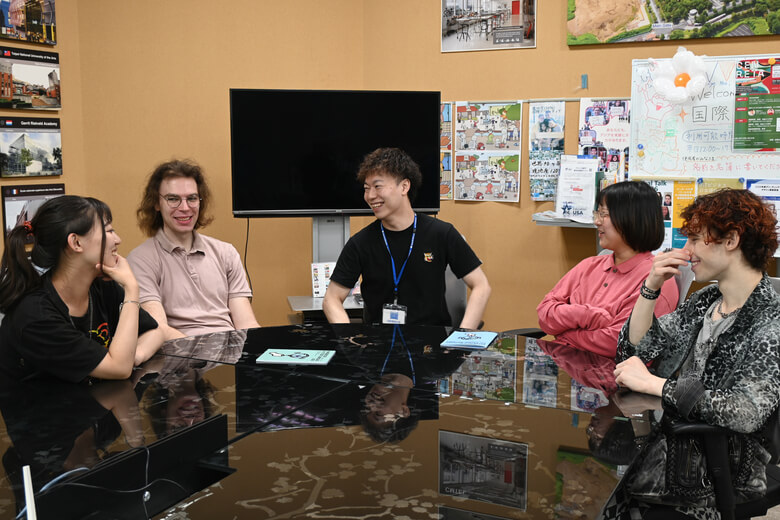 多摩美術大学 国際交流の様子1