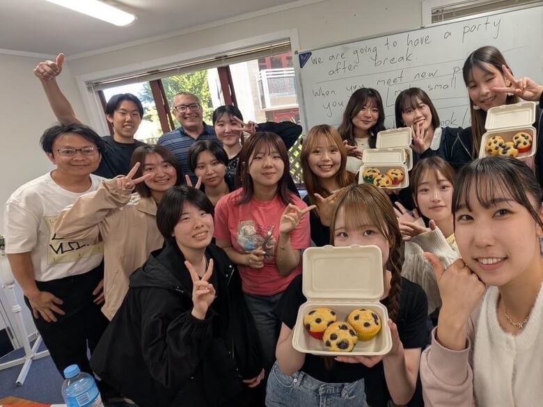 京都橘大学学生の集合写真