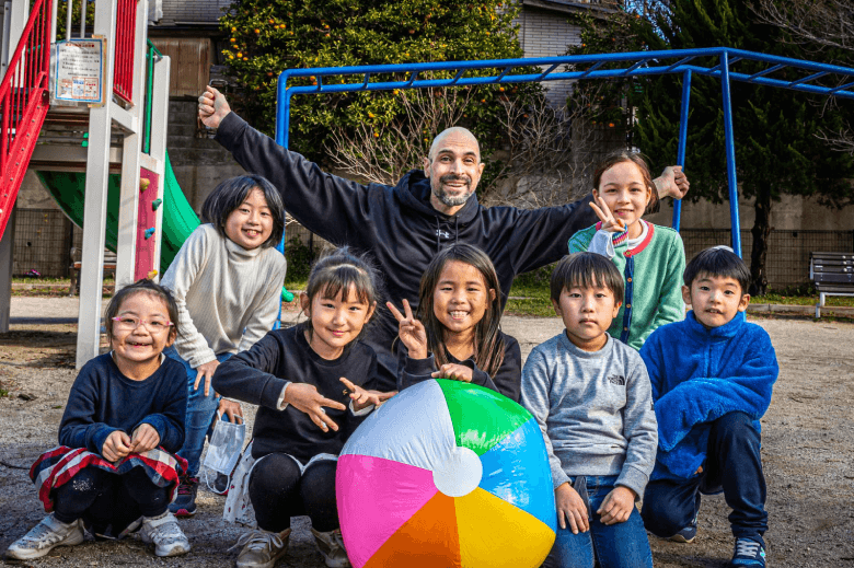 ネイティブ講師による小学生向け英語学校「レインボーブリッジ英語学院（福岡市）」さんをインタビュー！