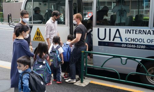 UIA International School of Tokyoのスクールバス