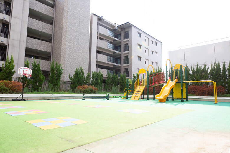 HOPPA 京都からすまホテルの園庭